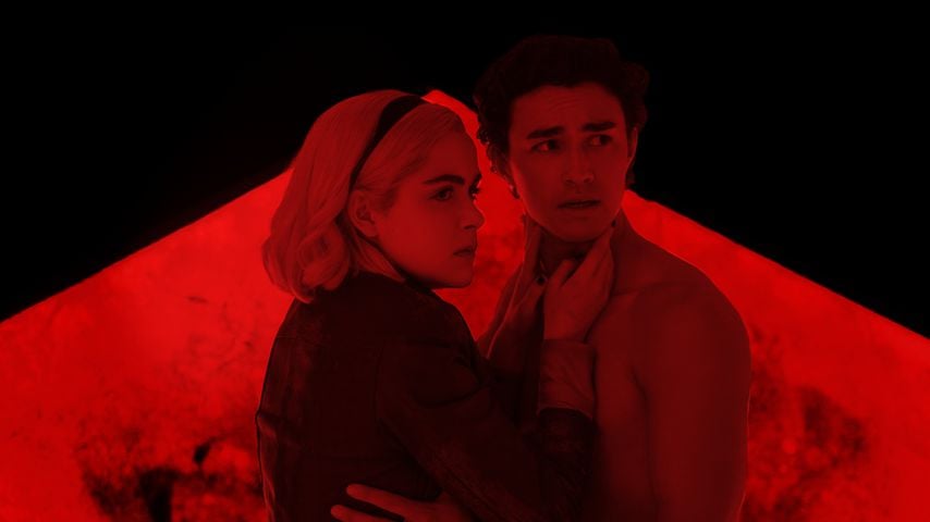 Kiernan Shipka und Gavin Leatherwood in "Chilling Adventures of Sabrina"