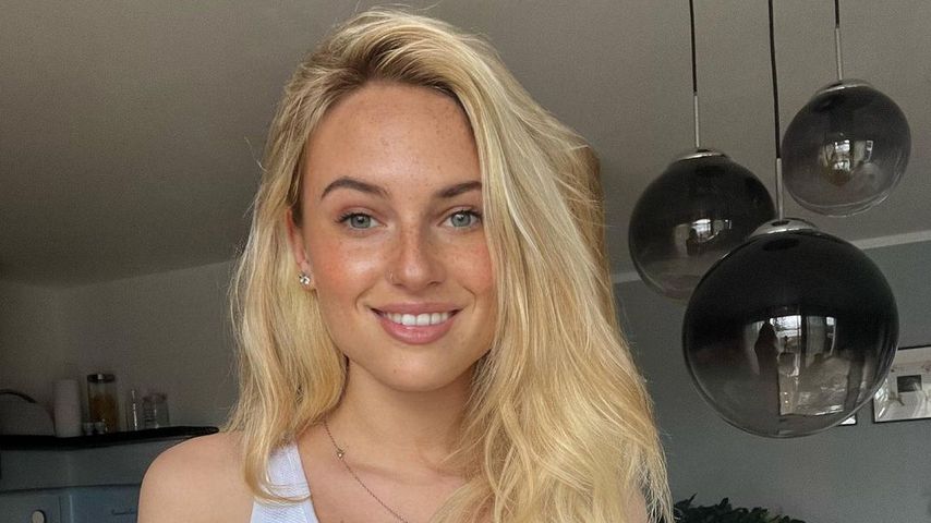 Im BH: Bachelor-Beauty Kim-Denise Lang zeigt ihren Babybauch