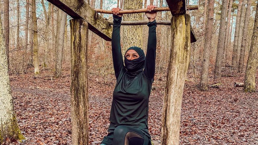 Gute Vorsätze schon gestartet: Kim Gloss sportelt im Wald