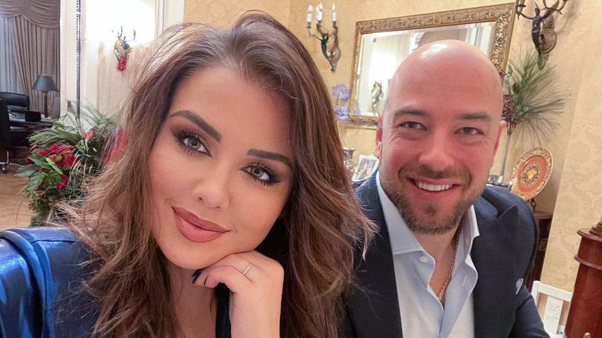 Kim Gloss mit ihrem Mann Alexander im Jahr 2021