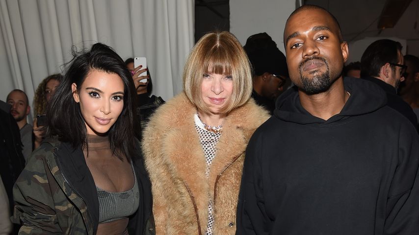 Kim Kardashian, Anna Wintour und Kanye West bei einer Fashionshow 2015