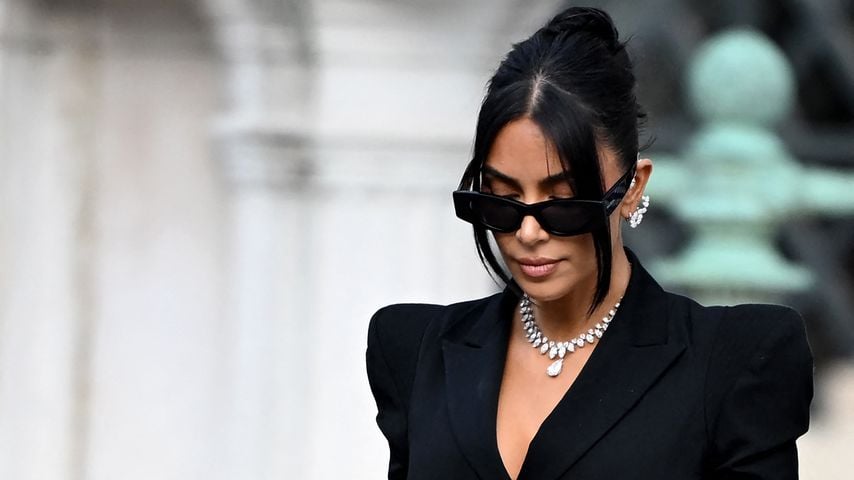 Kim Kardashian verlässt das Gericht in Paris im Mai 2025