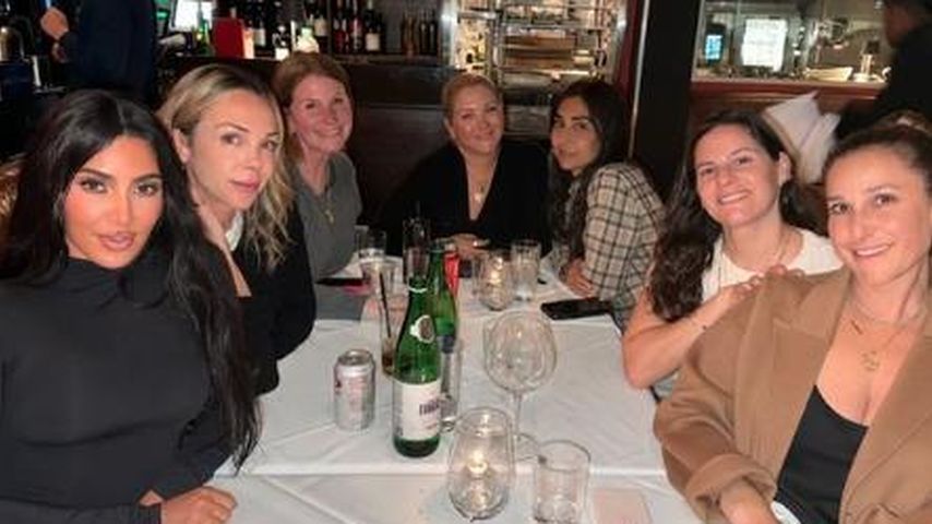 Kim Kardashian und ihre Freundinnen im April 2024