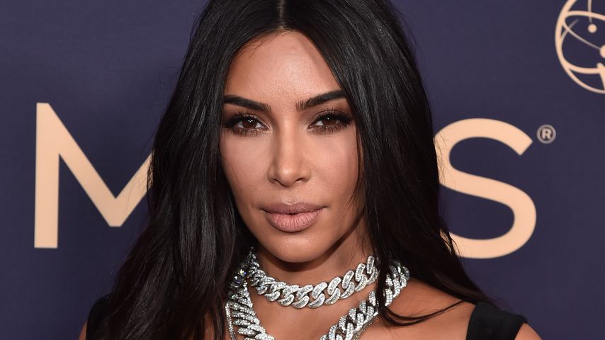 Pipi im Met-Kleid? Kim hätte ihre Schwestern putzen lassen!