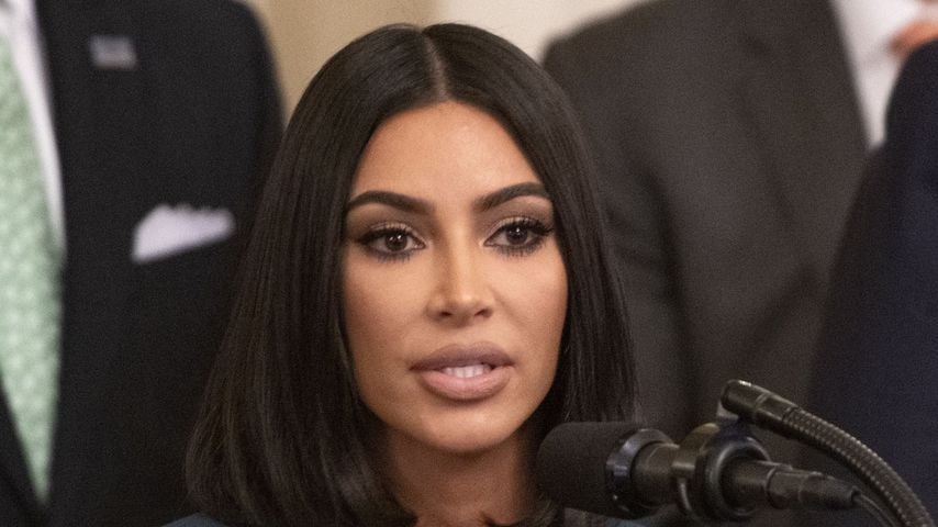 Photoshop-Fail: Was ist bloß mit Kim Kardashians Daumen los?