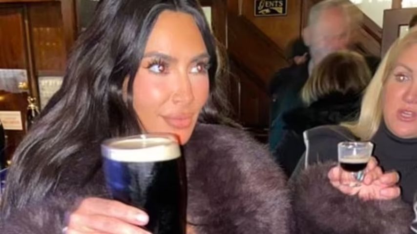 Echt irisch: Kim K. feiert St. Patricks Day mit Kneipentour
