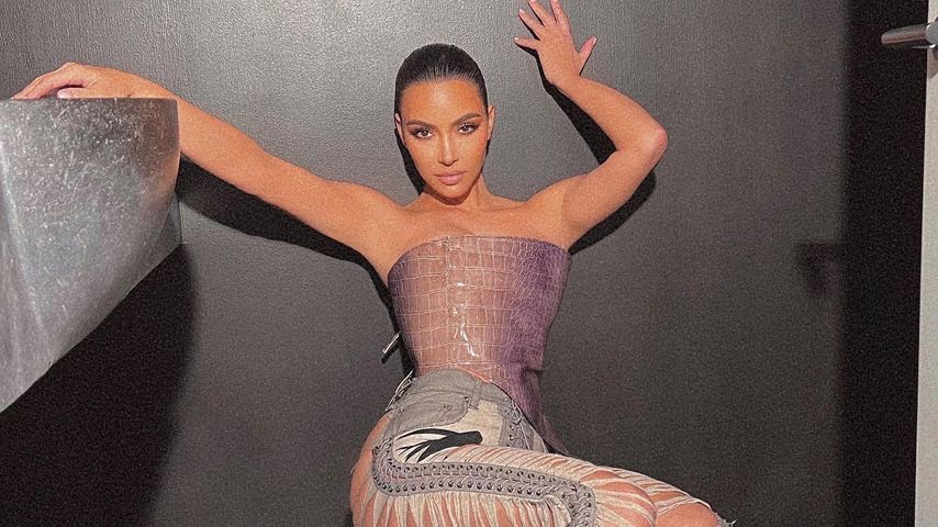 Komplett zerrissene Jeans: Fans lachen Kim Kardashian aus