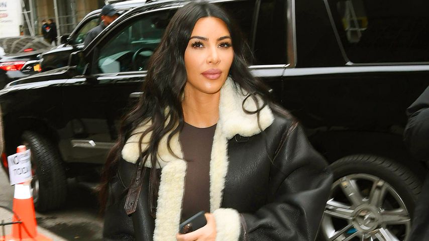 Kim Kardashian zeigt Fans riesigen begehbaren Kühlschrank