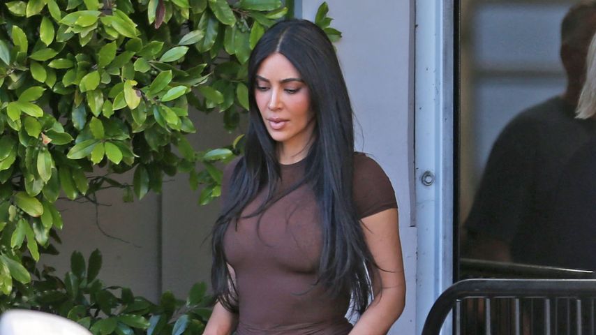 Neuer alter Look: Kim Kardashian trägt wieder schwarzes Haar