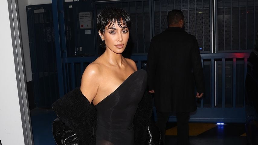 Perücke oder Haare ab? Kim Kardashian trägt einen Pixie-Cut