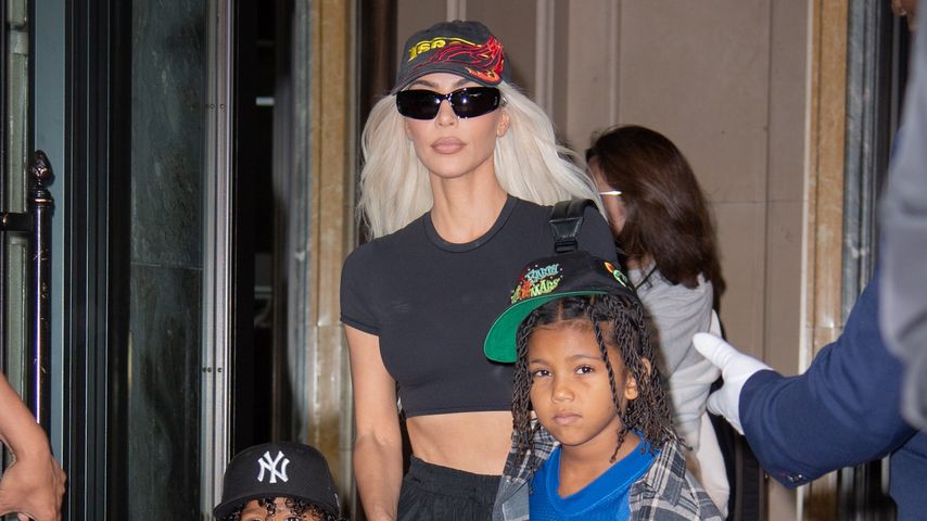 Kim Kardashian mit Psalm und Saint in New York im Juni 2022