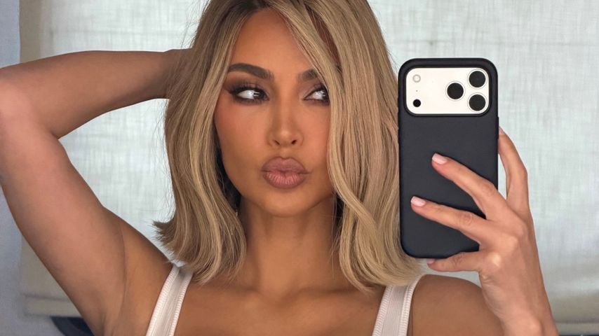 Alles auf Anfang? Kim Kardashian trägt wieder blonden Bob