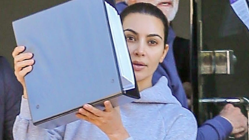 Ohne Make-up! Hier versteckt sich Kim K. vor den Fotografen