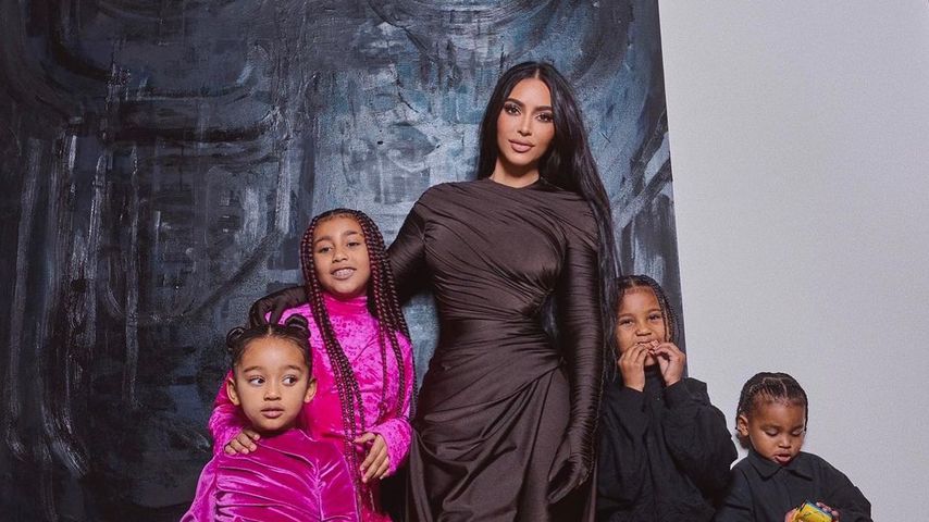 Kim Kardashian mit Chicago, North, Saint und Psalm West