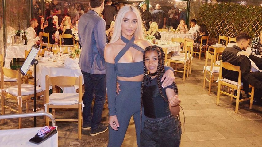 Kim Kardashian mit ihrer Tochter North West