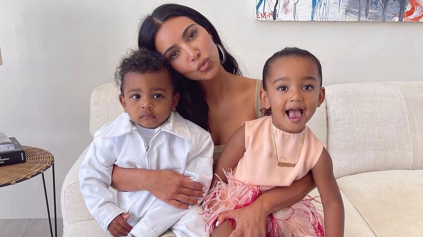 Kim Kardashian mit Psalm und Chicago