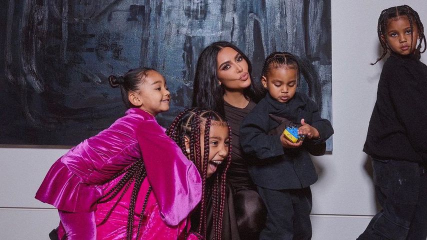 Kim Kardashian und ihre Kinder im Dezember 2021