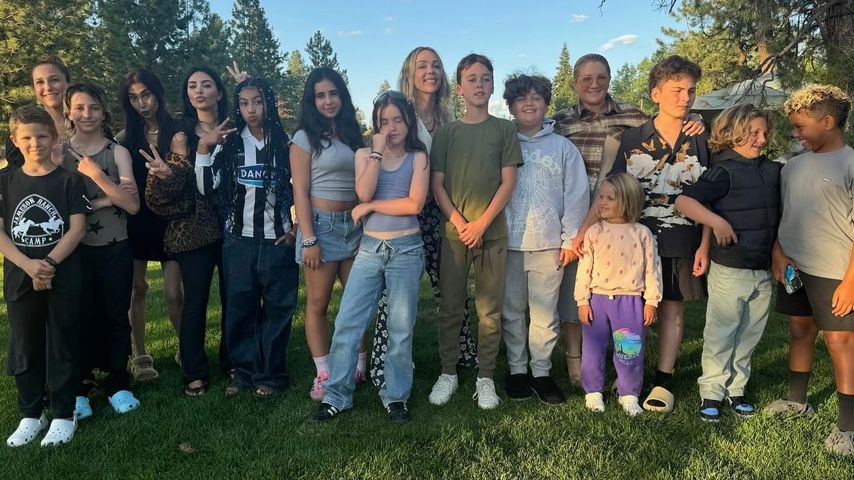 Kim Kardashian mit ihren Kindern, Lindsay May und weiteren Freunden, 2024