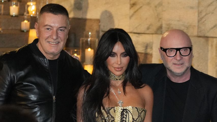 Kim Kardashian bei einer Dolce & Gabbana Ausstellung
