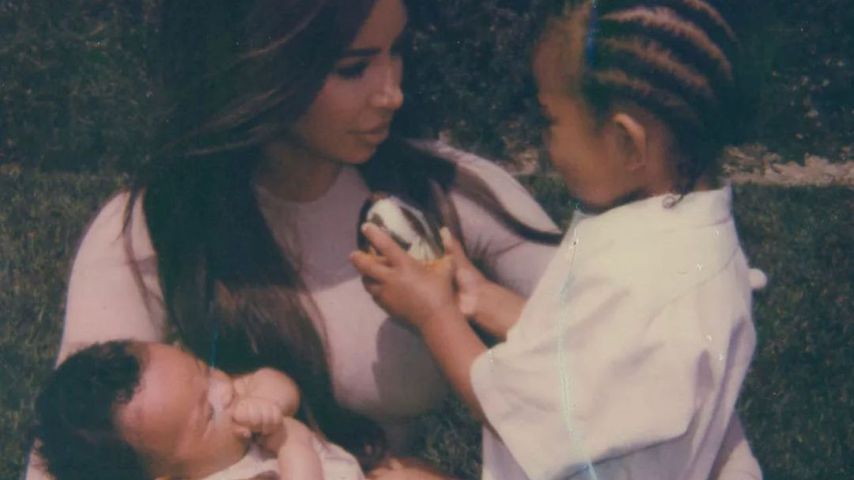 Zu Ostern: Kim Kardashian teilt Familien-Throwback-Bilder