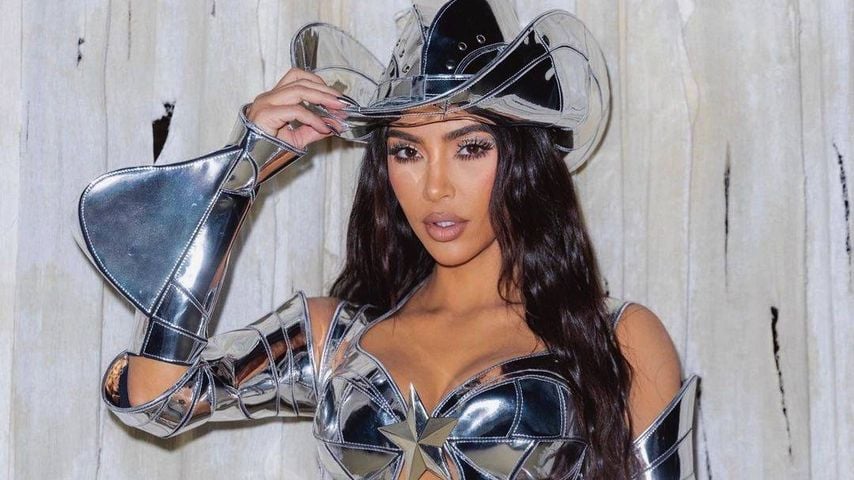 Kim Kardashian als "CowBot"-Halloweenkostüm von Thierry Mugler, 2021