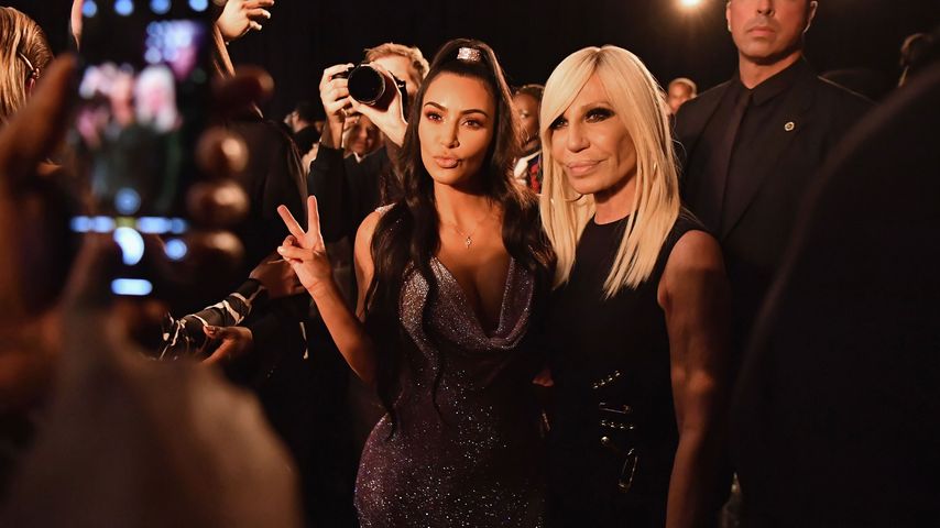 Kim Kardashian und Donatella Versace im Jahr 2019