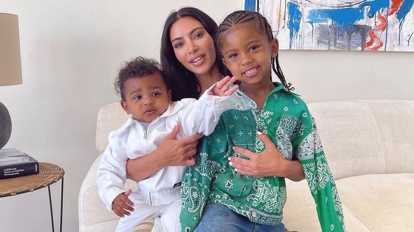Kim Kardashian und ihre Kinder Psalm und Saint