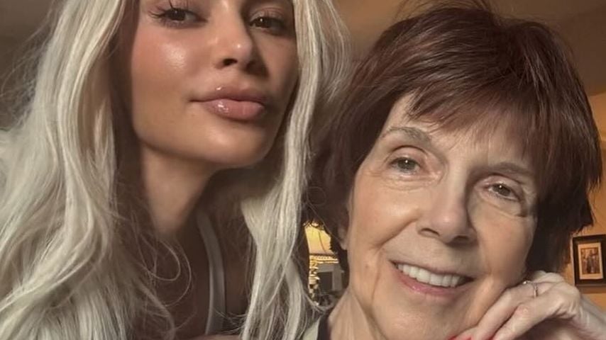 Tribut an Oma (†): Kim Kardashian löst erneut Shitstorm aus