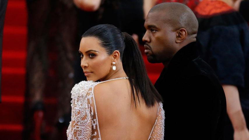 "Zwiegespalten": Wie steht Kim Kardashian zur Ehe mit Kanye?