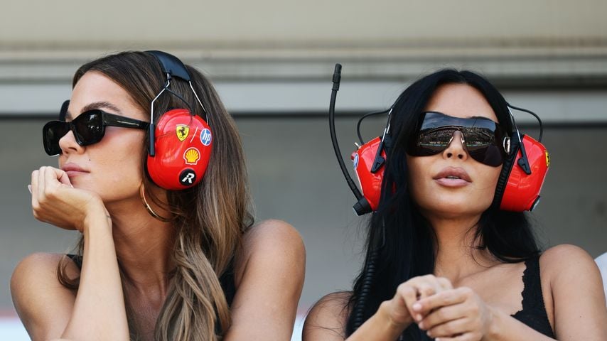 Khloé Kardashian und Kim Kardashian verfolgen das Qualifying beim F1-Grand-Prix von Monaco in Monte-Carlo