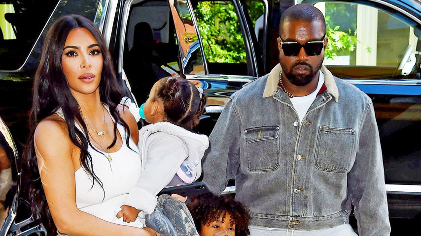 Kim Kardashian und ihr Mann Kanye mit ihren Kindern in L.A., 2019