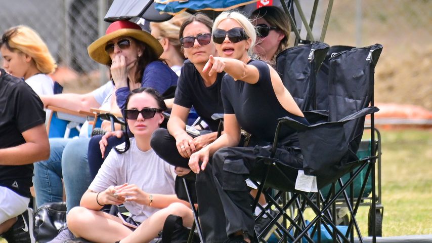 Sexy Soccer-Mum: Kim Kardashian bejubelt Saints Fußballspiel