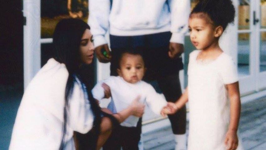 Kim Kardshian und Kanye West mit ihren Kindern Saint und North, 2017