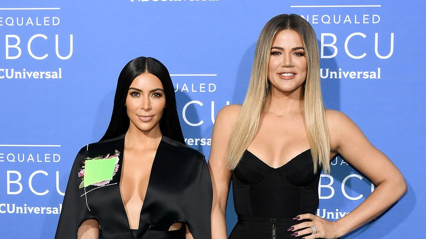 Kim und Khloé Kardashian bei einem Event in New York, 2017