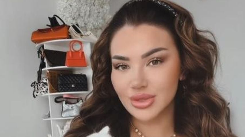 Kim Virginia Grey mit einer Katze, Januar 2026