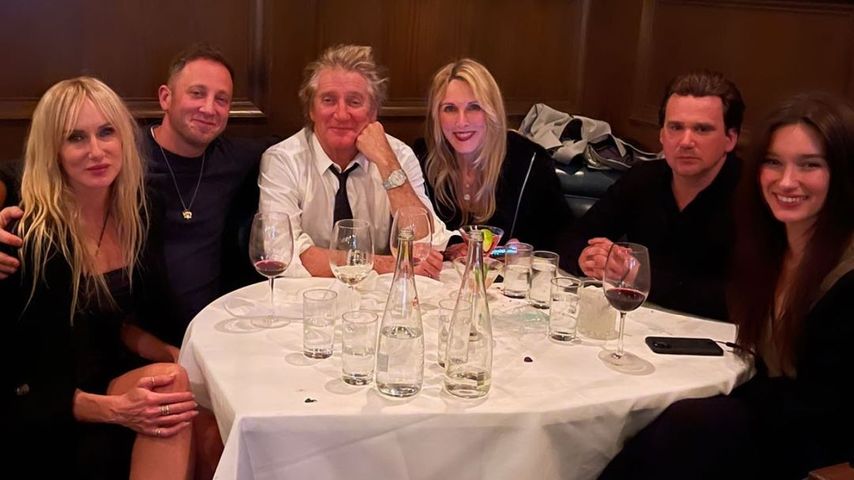 Kimberly Stewart, Rod Stewarts Tochter (l.), mit ihrer Familie