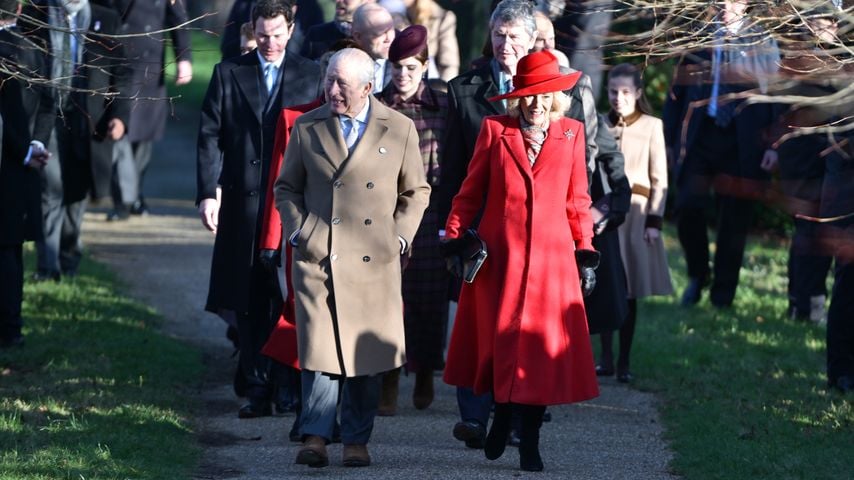 Weihnachtsgottesdienst 2025 in Sandringham mit King Charles III., Königin Camilla, Prinzessin Eugenie, Jack Brooksbank und Sir Timothy Laurence