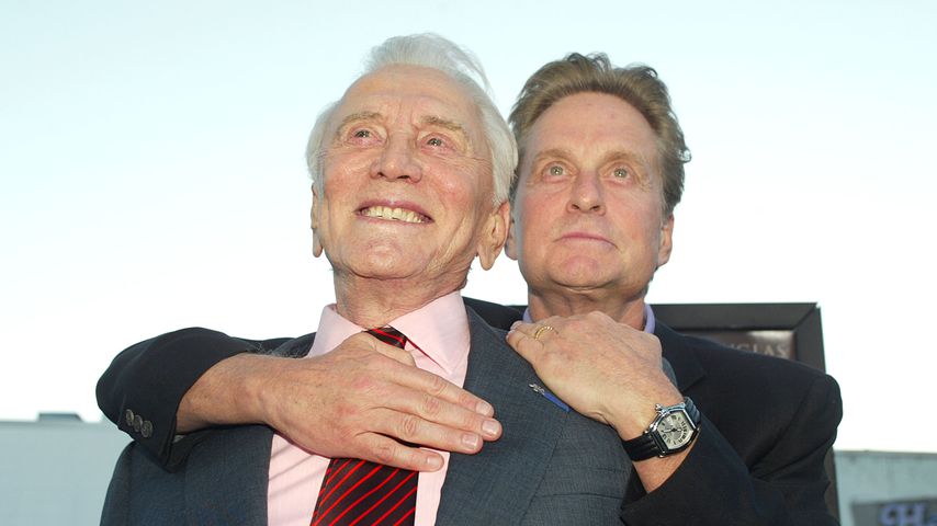 Kirk Douglas und sein Sohn Michael im April 2003