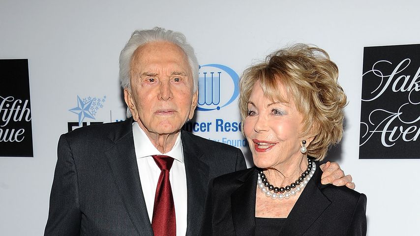 Kirk Douglas und Anne Buydens im April 2012 in Beverly Hills
