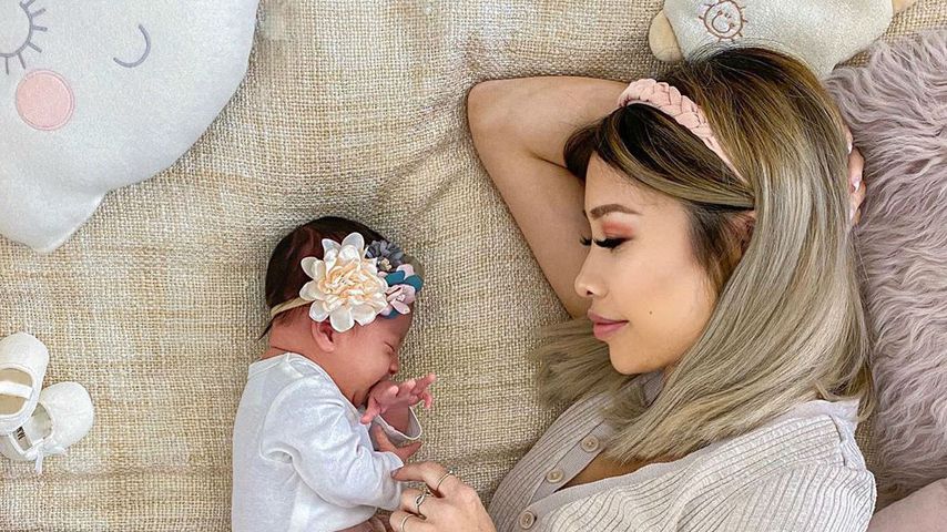 Zwei Wochen Mama: Kisu ist ganz vernarrt in ihre Tochter
