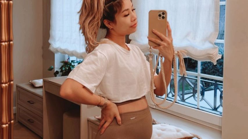 Schon Halbzeit! Influencerin Kisu zeigt ihren Babybauch