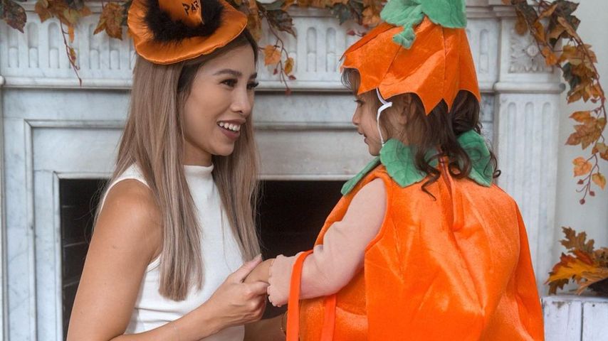 Kisu mit ihrer Tochter Milena an Halloween 2022