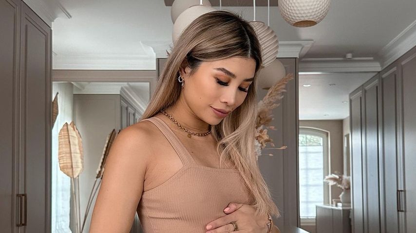 Neunter Monat: YouTuberin Kisu zeigt hochschwanger Babybauch