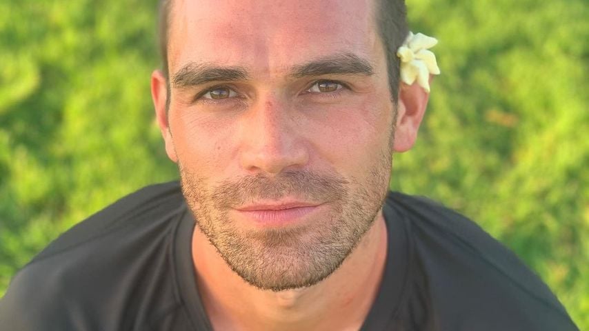 Die Fans sind schockiert: KJ Apa hat seine Haare abrasiert!