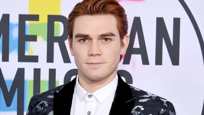 Nacktfotos von KJ Apa im Netz: Fans sind aus dem Häuschen!