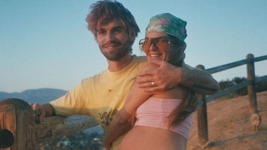 KJ Apa und Clara Berry