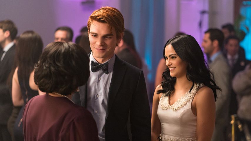 KJ Appa und Camila Mendes in "Riverdale"