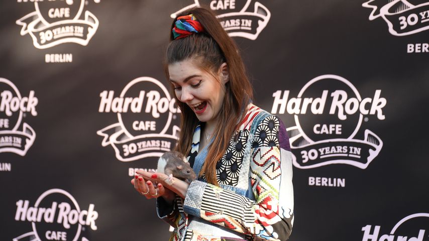 Bei Event: Klaudia Giez bekam Ratte auf den Kopf gesetzt!