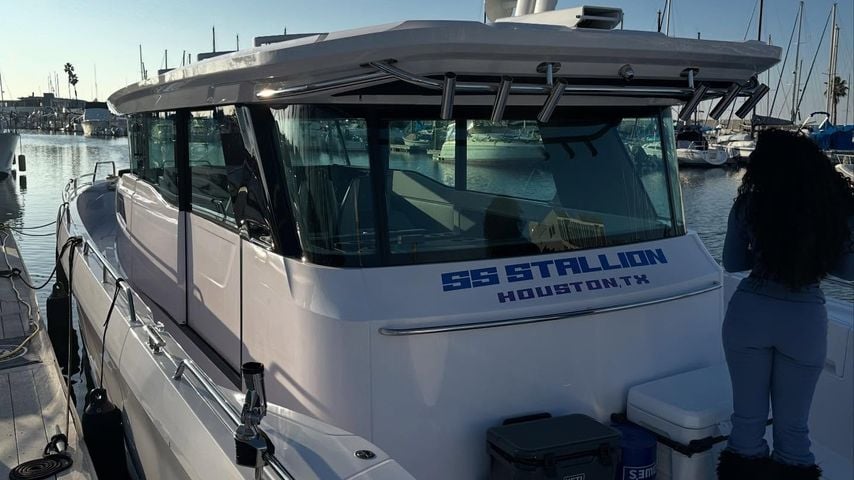 Megan Thee Stallion auf dem Boot ihres Partners Klay Thompson