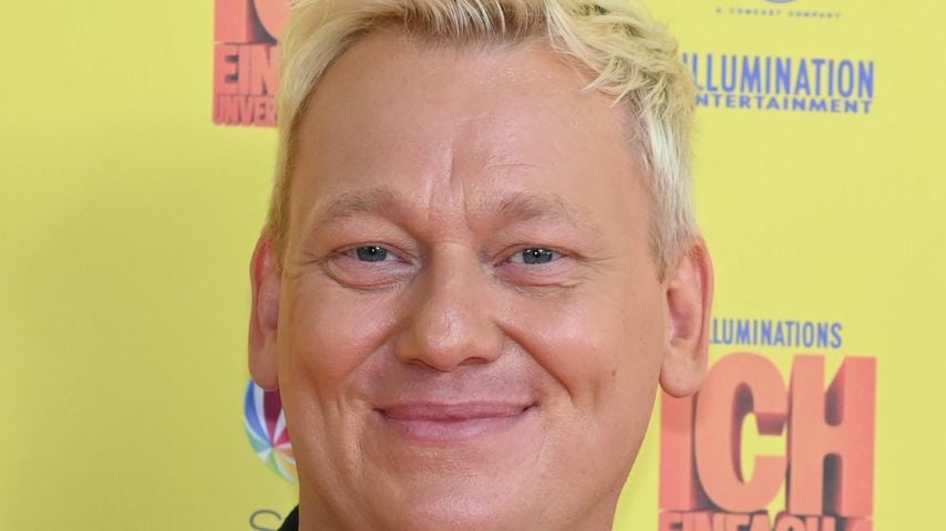 Knallweiß oder natürlich? Knossi präsentiert seine Zähne